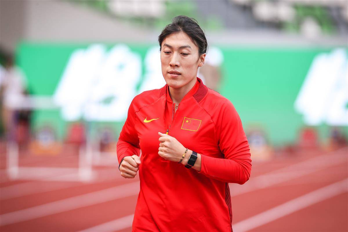 包含田径运动员备战世锦赛，新训练法获佳绩备战的词条